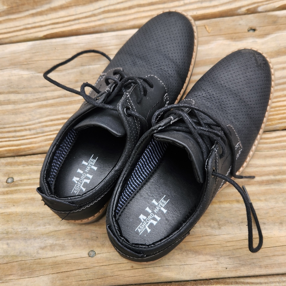 Boys Black Dress Lace-Up Shoes by Ashford Hayes. - Picture 3 of 8